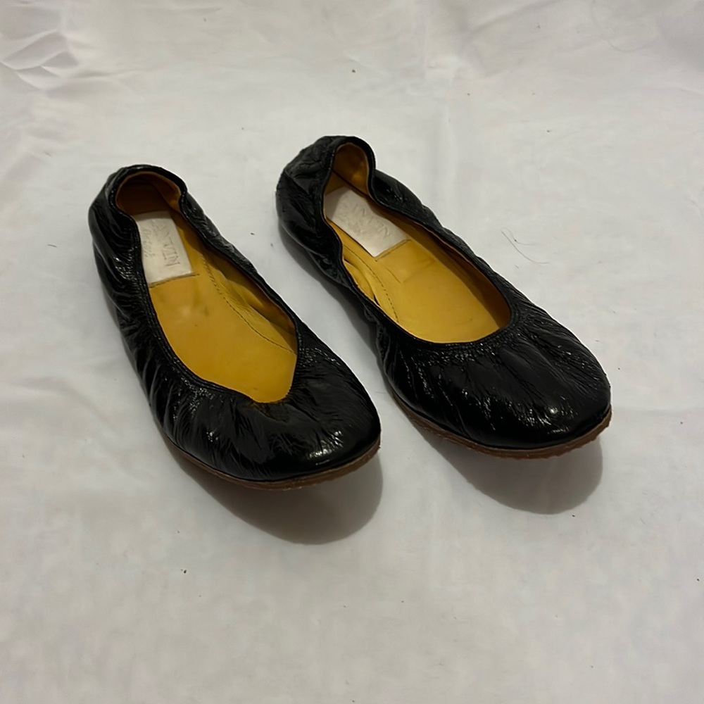 Ballet flats